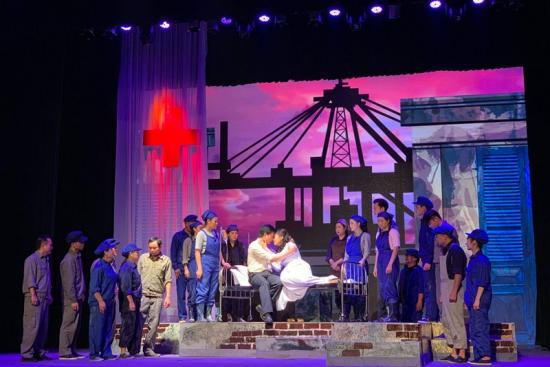 Sân khấu truyền hình - Vở kịch nói Tôi và chúng ta (Nhà hát lớn Hải Phòng) Sân khấu truyền hình - Vở kịch nói Tôi và chúng ta (Nhà hát lớn Hải Phòng)